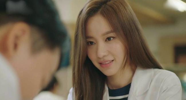 Tán chơi bời cô người yêu bốc lửa của gã bạn học, tôi không ngờ sập bẫy ê chề