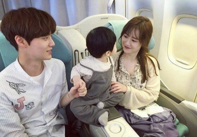 Đi khám sức khỏe mới biết bị vô sinh, chồng nhận ra 2 đứa con không phải của mình nhưng lại phản ứng bất ngờ