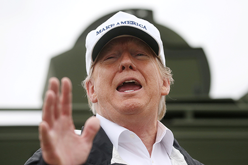 Trump nói móc tỷ phú Amazon về vụ ngoại tình