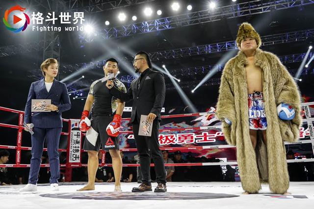 Làng võ Trung Quốc dậy sóng: Gã điên MMA đối đầu với cao thủ võ cổ truyền và cú hạ đo ván như trong phim hành động