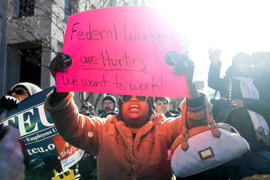 Cuộc sống đảo lộn khắp nước Mỹ vì chính phủ đóng cửa lâu kỷ lục
