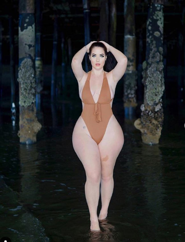 Nàng béo mặc kiểu nào cũng gợi cảm mê hồn, khiến người ta chết từ giây đầu tiên