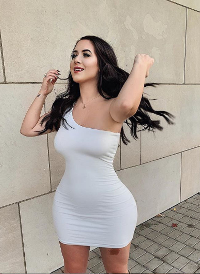 Nàng béo mặc kiểu nào cũng gợi cảm mê hồn, khiến người ta chết từ giây đầu tiên