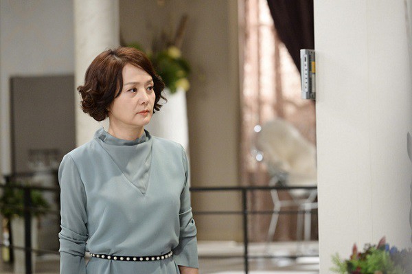 Gặp thông gia tham lam, mẹ cô dâu nói đúng một câu mà khiến bà mẹ chồng tương lai phải bẽ mặt