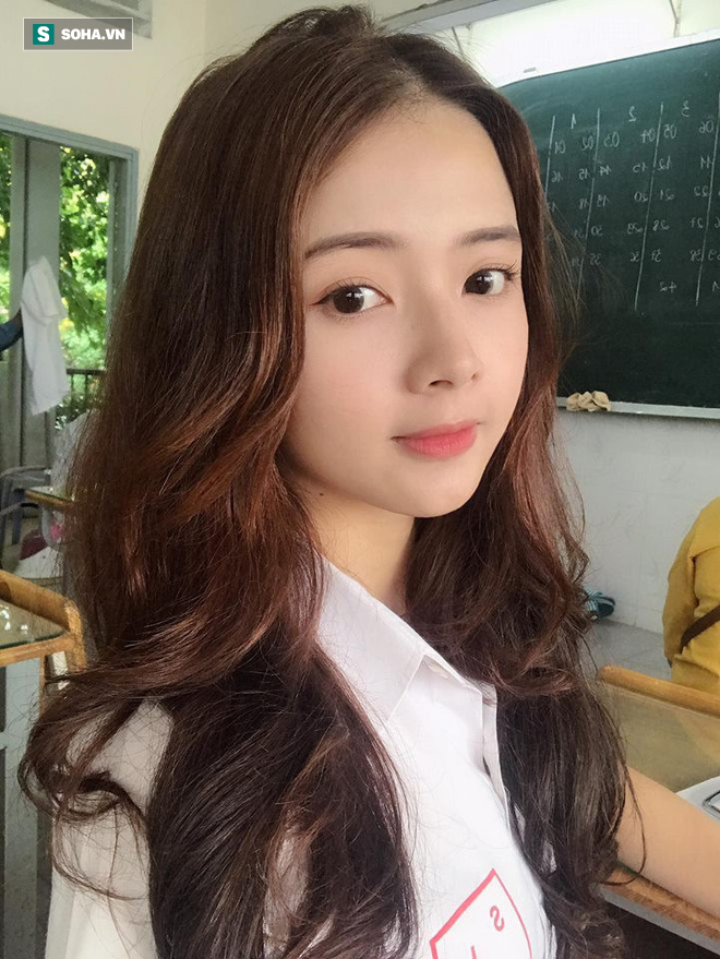 Búp bê ảnh thẻ tái xuất với bộ ảnh sexy đầy bất ngờ và lời lí giải đằng sau