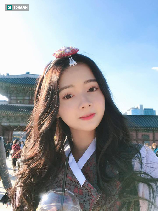 Búp bê ảnh thẻ tái xuất với bộ ảnh sexy đầy bất ngờ và lời lí giải đằng sau