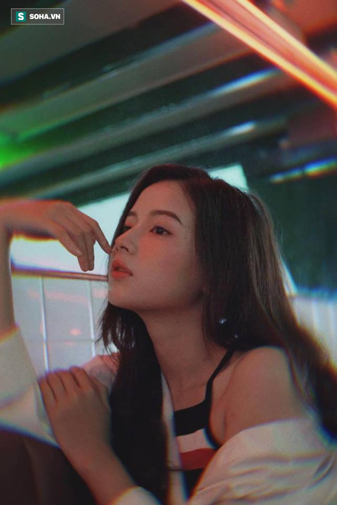 Búp bê ảnh thẻ tái xuất với bộ ảnh sexy đầy bất ngờ và lời lí giải đằng sau