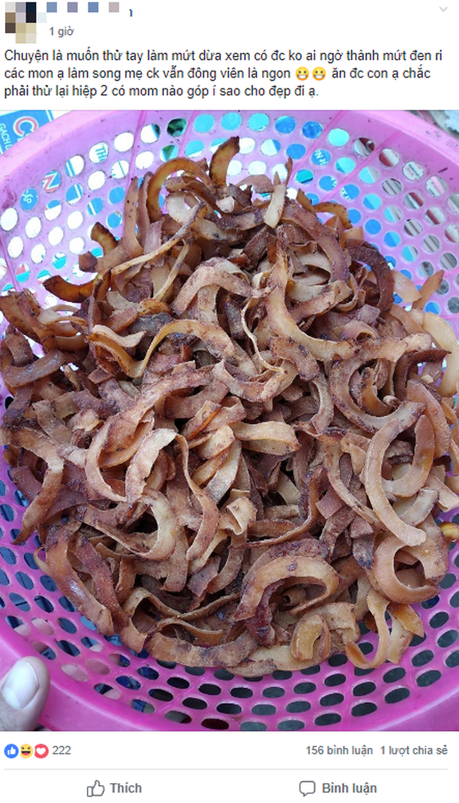 Hào hứng xuống bếp làm mứt dừa ăn Tết, dâu trẻ méo mặt vì thành phẩm đen thui