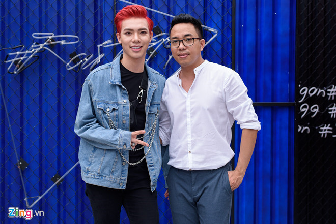 Gương mặt Erik ngày càng khác lạ do dao kéo quá đà?