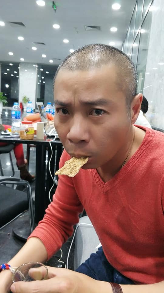 Fan tá hỏa với bức ảnh giường chiếu của Vân Dung và Xuân Bắc