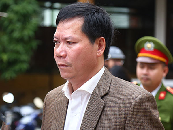 Cựu giám đốc Bệnh viện đa khoa Hòa Bình đổ lỗi cho cấp dưới