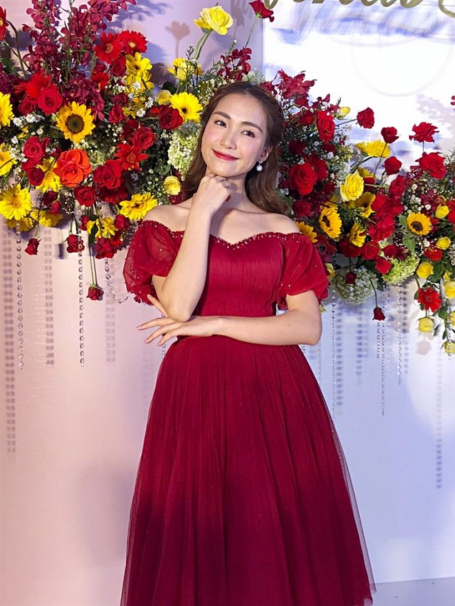 Sau loạt ồn ào, Hòa Minzy lại gây sốc với phát ngôn trong đám cưới Võ Hạ Trâm