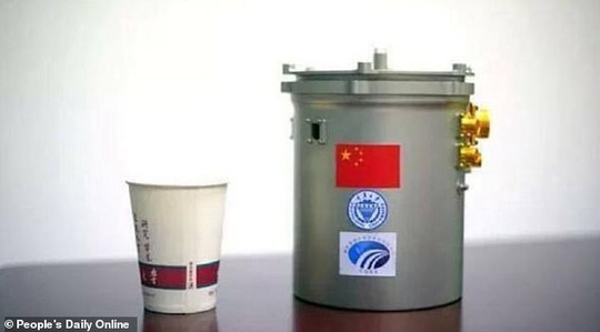 Hạt bông Trung Quốc trồng trên mặt trăng nảy mầm