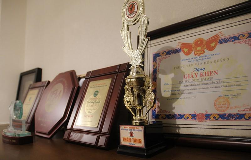 Quá khứ ăn chơi đốt tiền, cuộc sống hiện tại của Duy Mạnh khiến nhiều người ngã ngửa