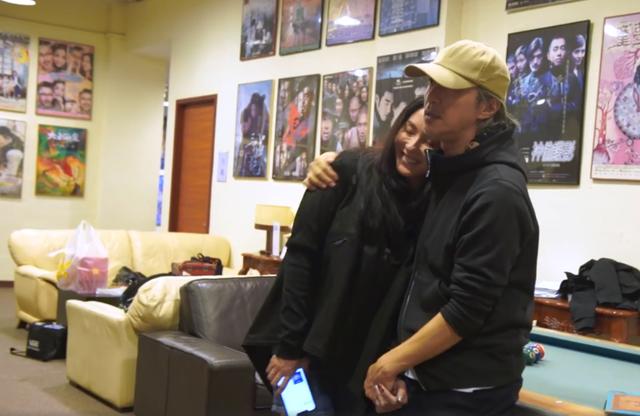 Trương Bá Chi và Châu Tinh Trì vui vẻ sánh đôi sau tin đồn có con chung