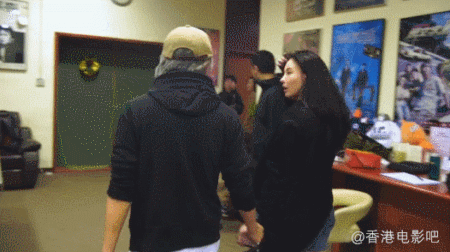 Trương Bá Chi và Châu Tinh Trì vui vẻ sánh đôi sau tin đồn có con chung