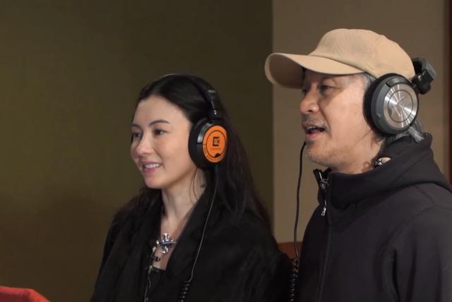 Trương Bá Chi và Châu Tinh Trì vui vẻ sánh đôi sau tin đồn có con chung