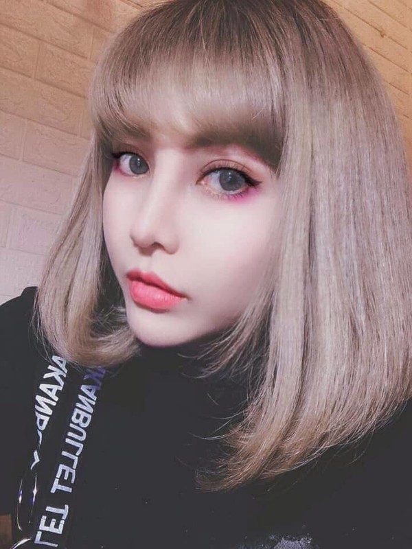 Cứ tưởng là hot girl nào, hoá ra chỉ là Tùng Sơn vừa make up thôi!