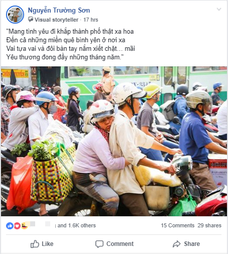 Hình ảnh người phụ nữ lấm lem siết chặt cái ôm, tranh thủ dựa lưng chồng chợp mắt trên đường phố Sài Gòn khiến nhiều người rưng rưng