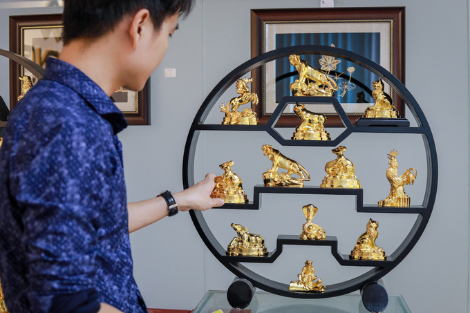 Tượng heo vàng giá trăm triệu ở Sài Gòn