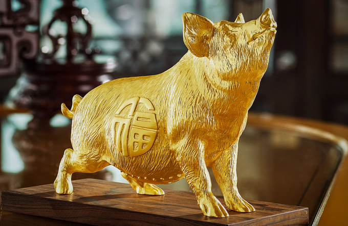 Tượng heo vàng giá trăm triệu ở Sài Gòn