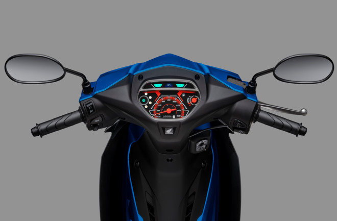 Honda Blade thay tem, đổi đồng hồ, giá 18,8 triệu