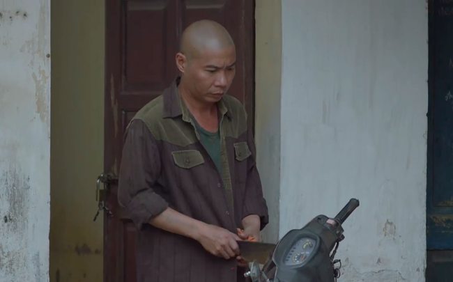 Cầm dao và nói đúng 1 câu này, Công Lý đã trở thành nhân vật đáng sợ nhất Những cô gái trong thành phố Cầm dao và nói đúng 1 câu này, Công Lý đã trở thành nhân vật đáng sợ nhất Những cô gái trong thành phố