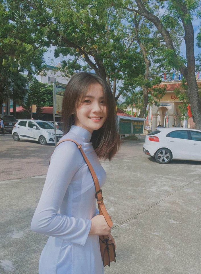 Nữ sinh Việt diện áo dài trắng: Người xinh đẹp trong trẻo xuất sắc, người quyến rũ với 3 vòng siêu chuẩn
