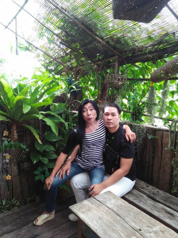 Dân mạng đổ xô đi tìm danh tính của gái già lắm chiêu đăng ảnh sexy lên mạng tuyển người yêu chơi Tết