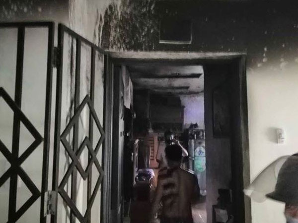 Cháy chung cư ở Sài Gòn, cư dân gào khóc tháo chạy