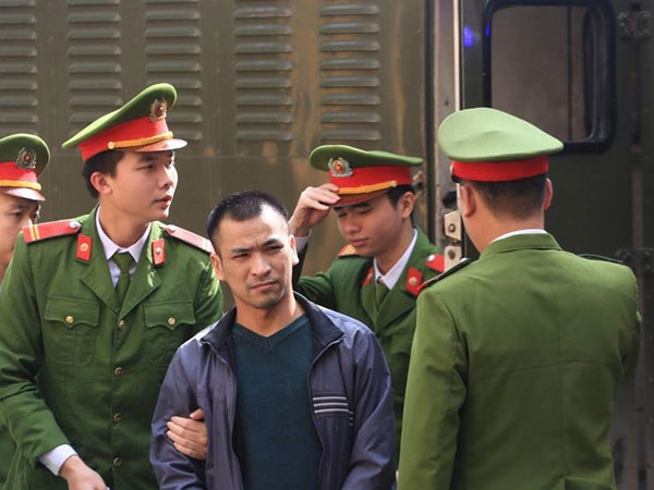 Một bị cáo phản bác lời khai của BS Hoàng Công Lương