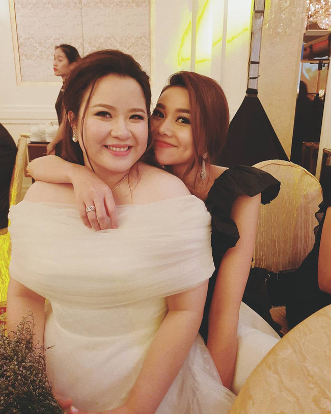 Thanh Hằng đăng ảnh đám cưới em gái Hà Anh Tuấn, dân tình lại được phen nhao nhao hỏi khó