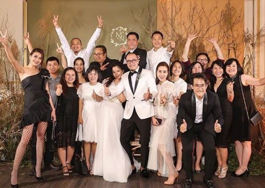 Thanh Hằng đăng ảnh đám cưới em gái Hà Anh Tuấn, dân tình lại được phen nhao nhao hỏi khó