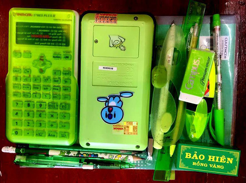 Bộ đồ dùng học tập của những con người cuồng màu sắc ton-sur-ton khiến dân tình mê mẩn