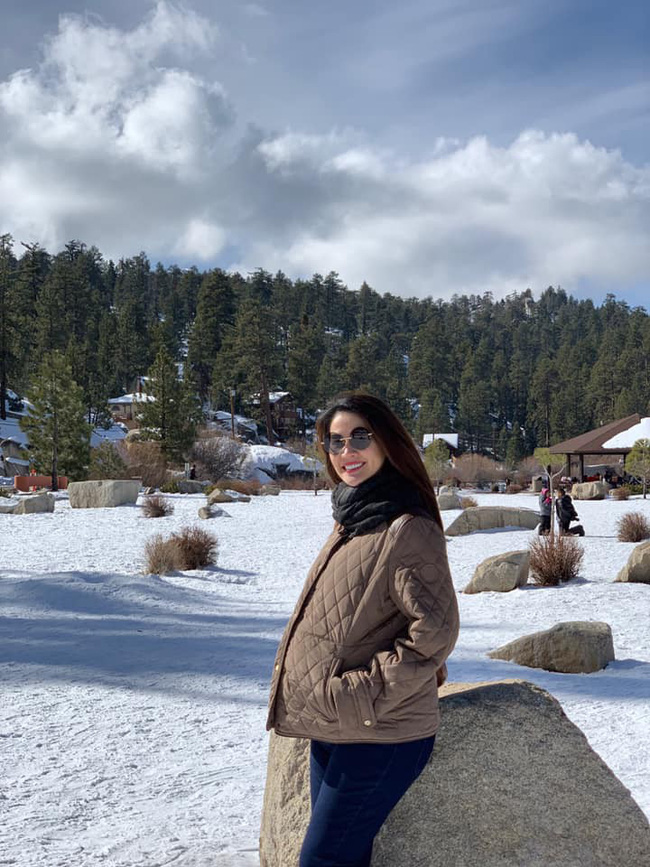 Dù đang bầu bí, Thân Thúy Hà vẫn gây ngỡ ngàng với vóc dáng tuổi 40 khiến gái đôi mươi cũng phải chạy dài