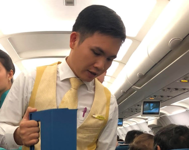 Bắt quả tang khách Trung Quốc trộm 10 triệu đồng trên máy bay