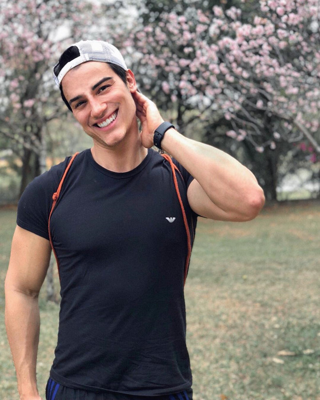 5 bác sĩ nổi tiếng trên mạng: Người là nam vương, kẻ yêu hoa hậu