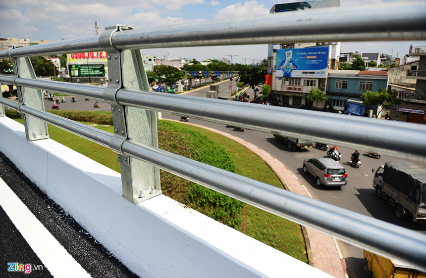 Nhánh cầu vượt cuối cùng ở cửa ngõ sân bay Tân Sơn Nhất thông xe