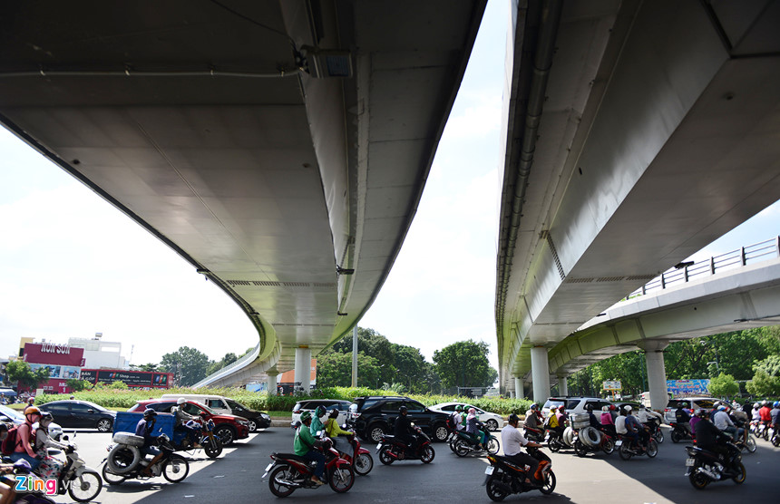 Nhánh cầu vượt cuối cùng ở cửa ngõ sân bay Tân Sơn Nhất thông xe