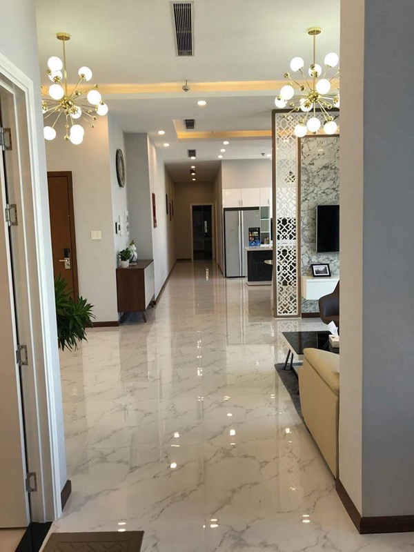 Á hậu Thái Mỹ Linh chuyển nhà sau nghi án nhạy cảm với Thư Dung