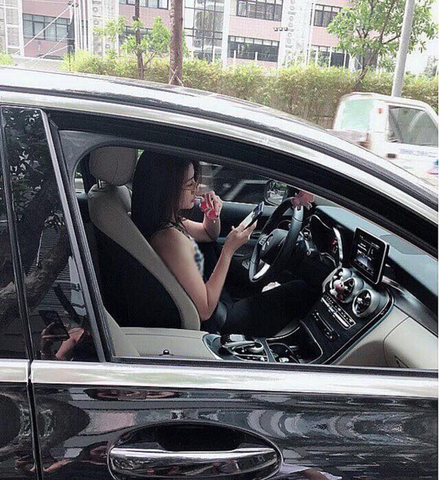 Á hậu Thái Mỹ Linh chuyển nhà sau nghi án nhạy cảm với Thư Dung