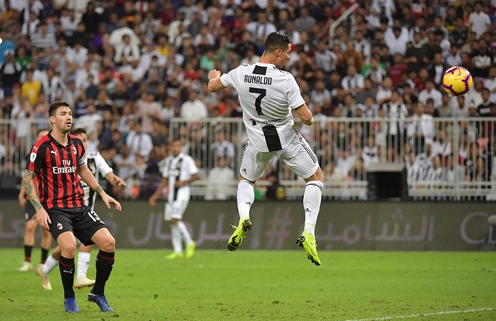 Clip: Đánh đầu tung lưới AC Milan, Ronaldo có danh hiệu đầu tiên cùng Juventus