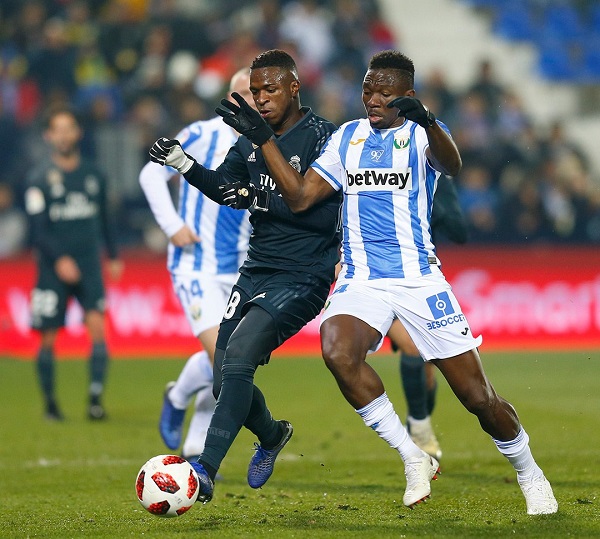 Clip: Thua bạc nhược, Real Madrid vẫn giành vé vào tứ kết Cúp Nhà Vua