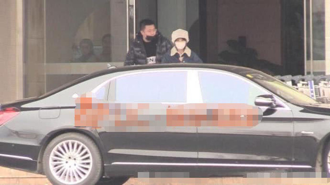 Phùng Thiệu Phong tinh tế thể hiện sự quan tâm đến bà xã Triệu Lệ Dĩnh chỉ bằng hành động nhỏ này