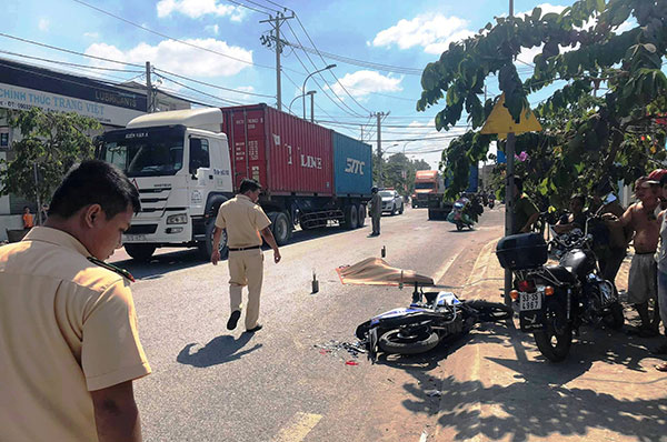 Xe container lại cán chết người ở cung đường có nhiều tài xế phê ma túy