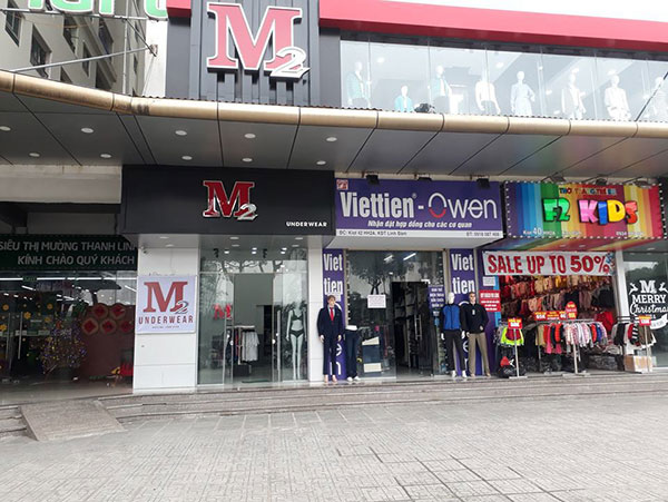 Nữ nhân viên bị 4 thanh niên trêu ghẹo rồi tấn công trong đêm đang trong tình trạng sốc tâm lý nặng