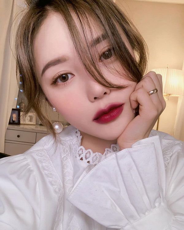 6 xu hướng hot hit nhất mùa Xuân 2019 toàn thứ diện lên là auto sang: màu be, túi xách lady, phụ kiện ngọc trai...