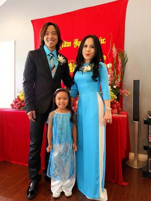 Một nửa hiếm khi lộ diện của dàn nghệ sĩ hài đình đám: Bất ngờ với chuyện tình của Chí Tài và bà xã!