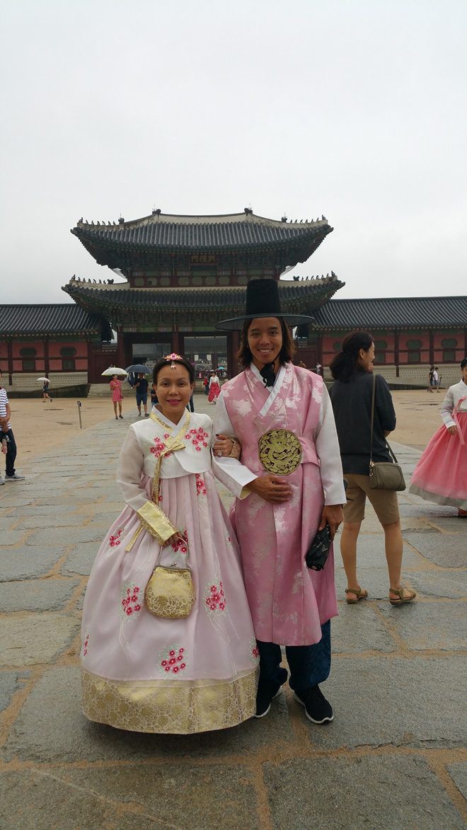 Một nửa hiếm khi lộ diện của dàn nghệ sĩ hài đình đám: Bất ngờ với chuyện tình của Chí Tài và bà xã!