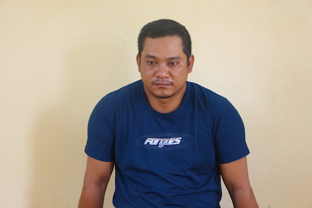 Chém đứt lìa bàn tay trái đối phương rồi ra đầu thú